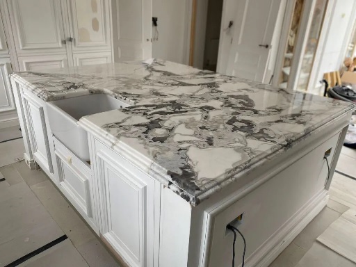 5 Reasons Quartzite Worktops Are Trending in UK Kitchen Renovations