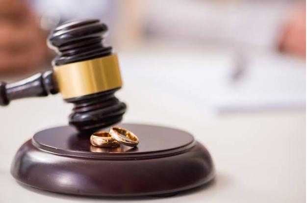 Divorce Lawyer in Navi Mumbai: What to Expect During the Process