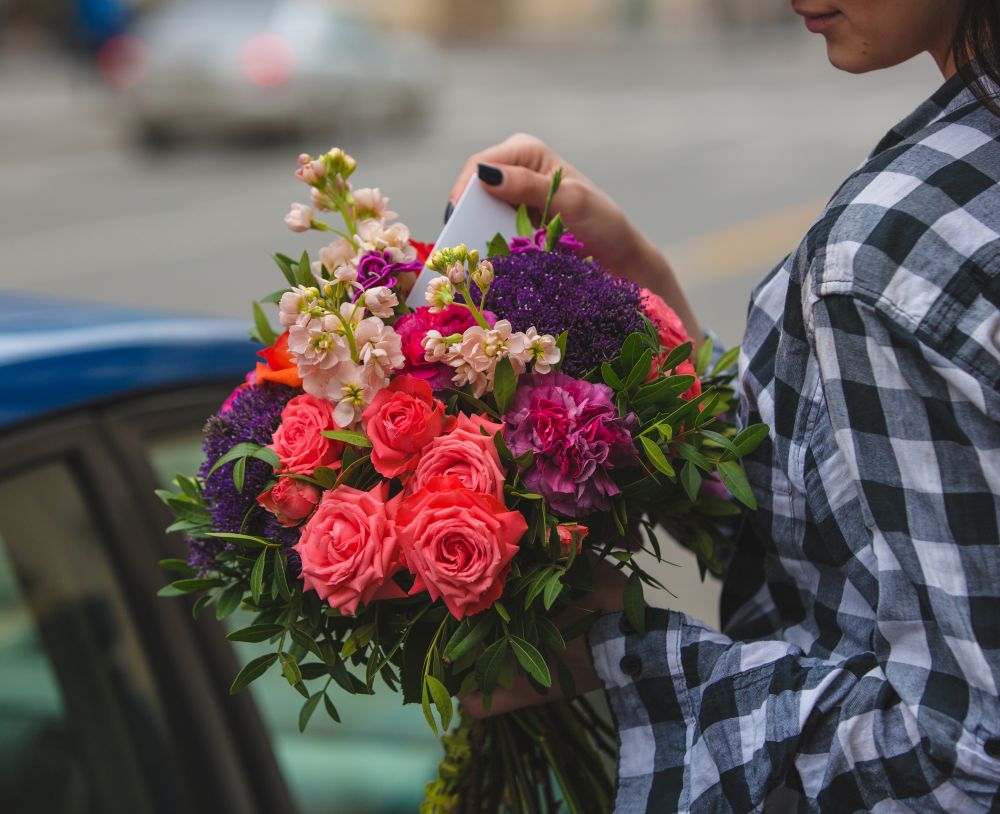Supporting Local Florists Through Online Flower Delivery Services