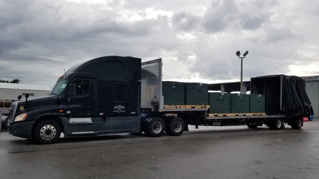 Flatbed Conestoga & Conestoga Trucking Guide | USA Freight Protection