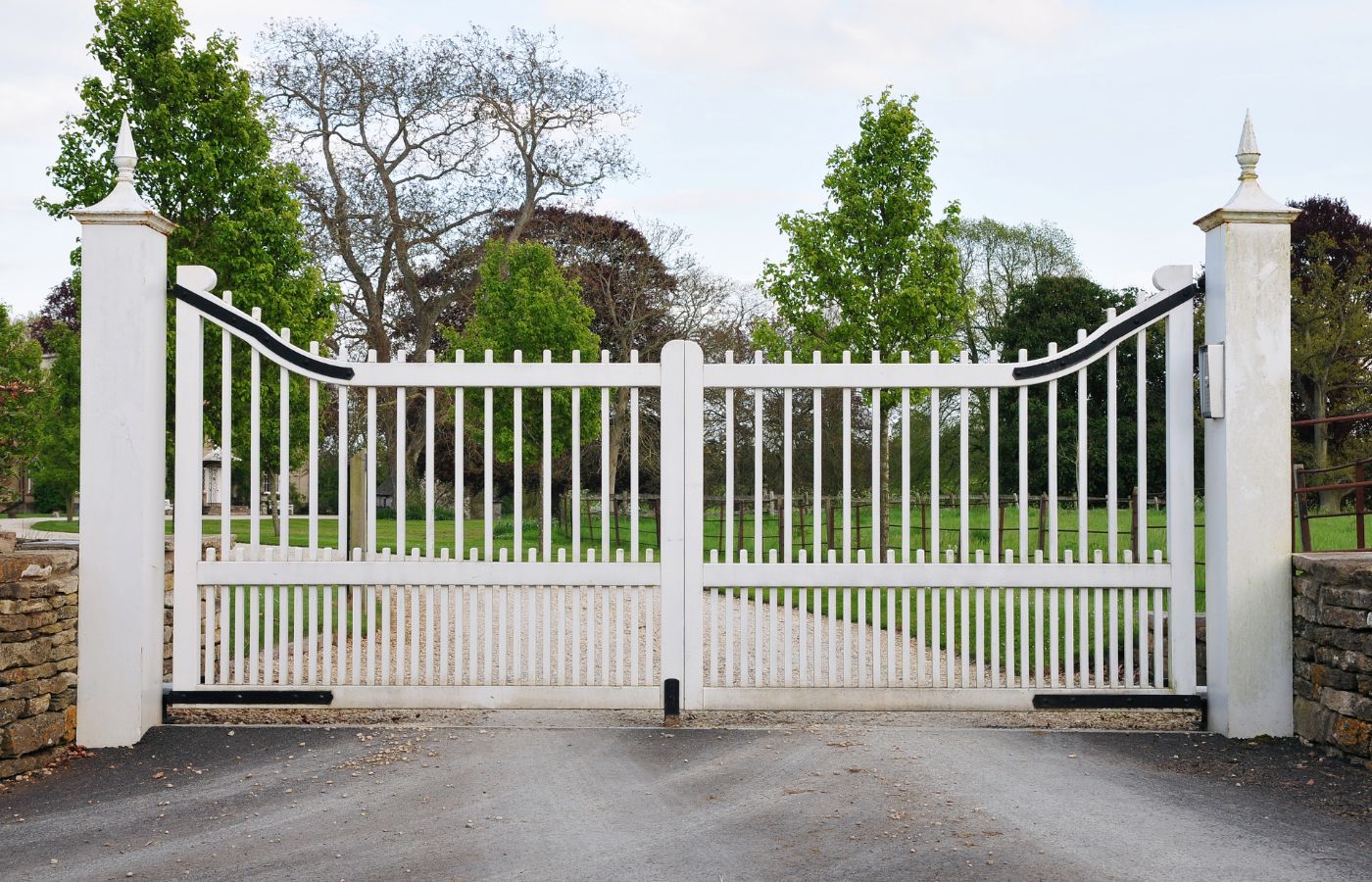 How to Choose the Right Residential Fencing in Kingston