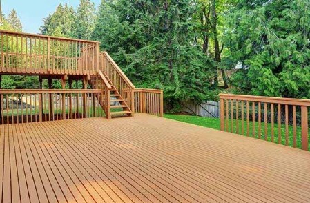Wood Deck vs Composite Deck Which One Makes More Sense for You?