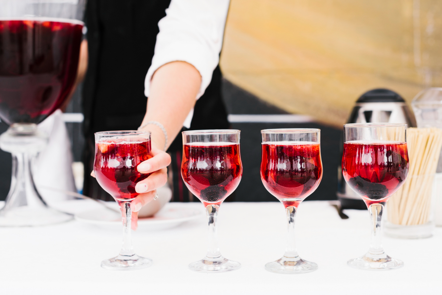Where to find an intimate wine bar Sydney for perfect date nights