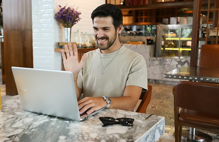 Relaxed One-to-One Sessions for Natural English Speaking